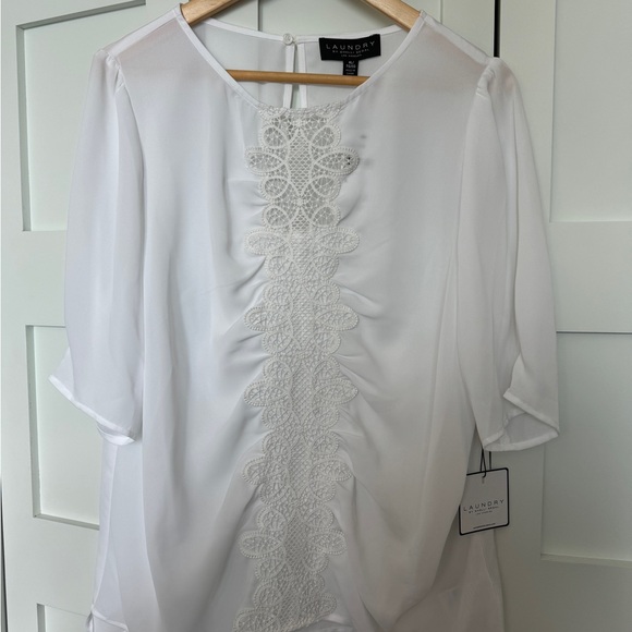 NWT: White blouse with lace detail - Picture 4 of 4